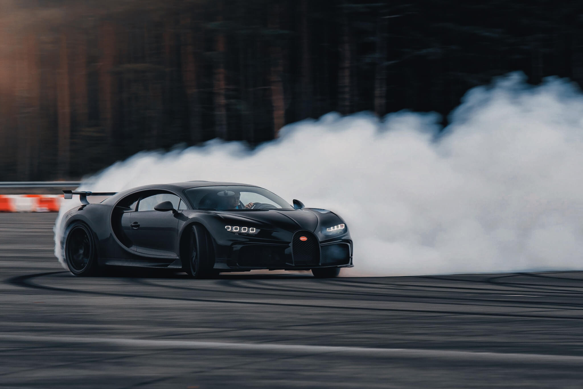 Bugatti Chiron Pur Sport drift