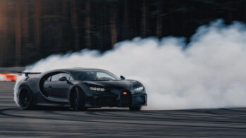 Bugatti Chiron Pur Sport drift