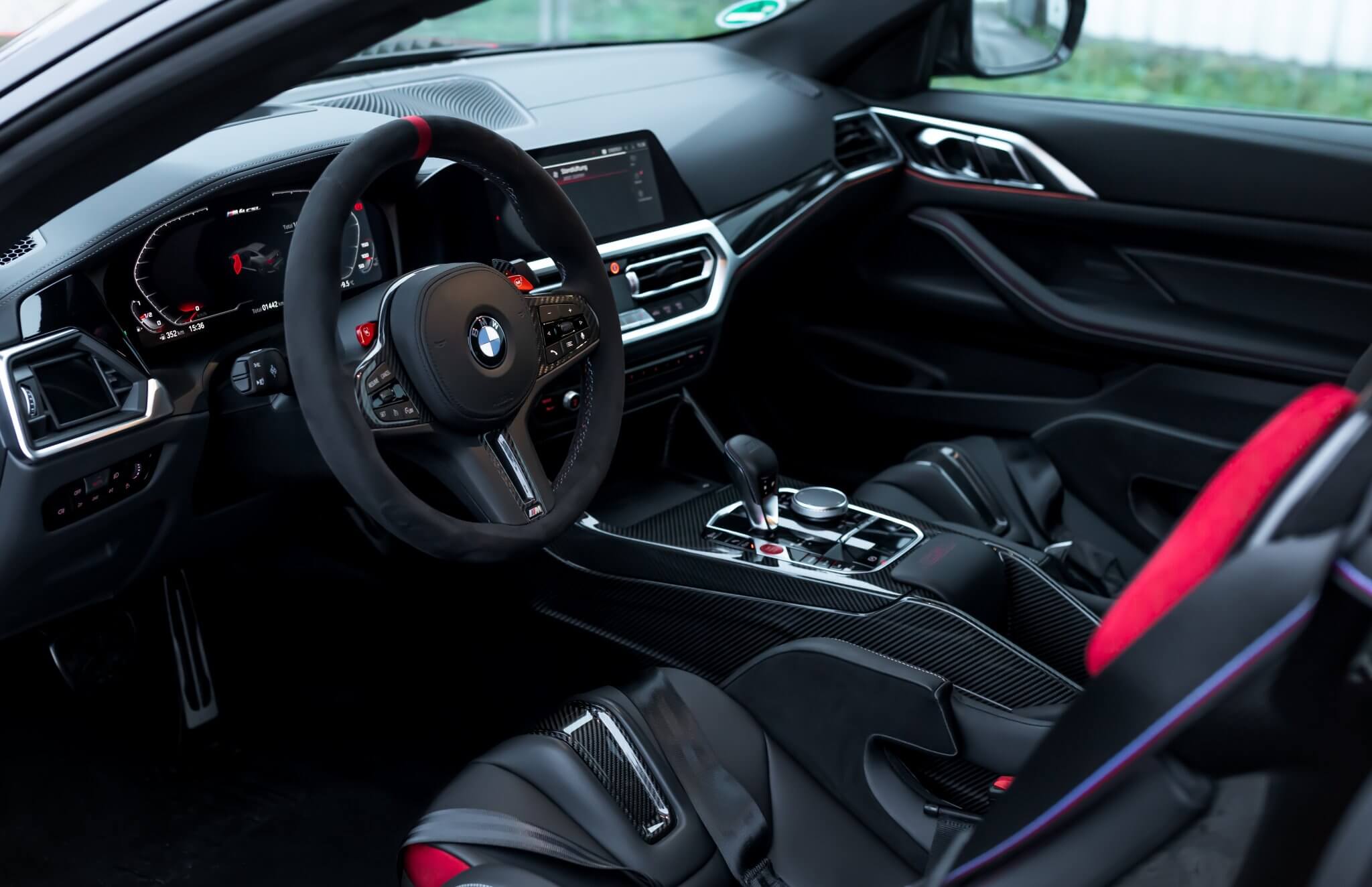 Manhart MH4 GTR II interior