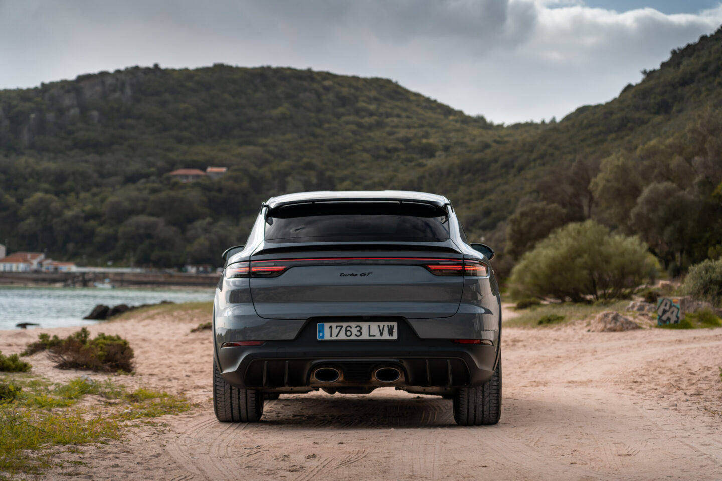 Porsche cayenne Turbo GT traseira