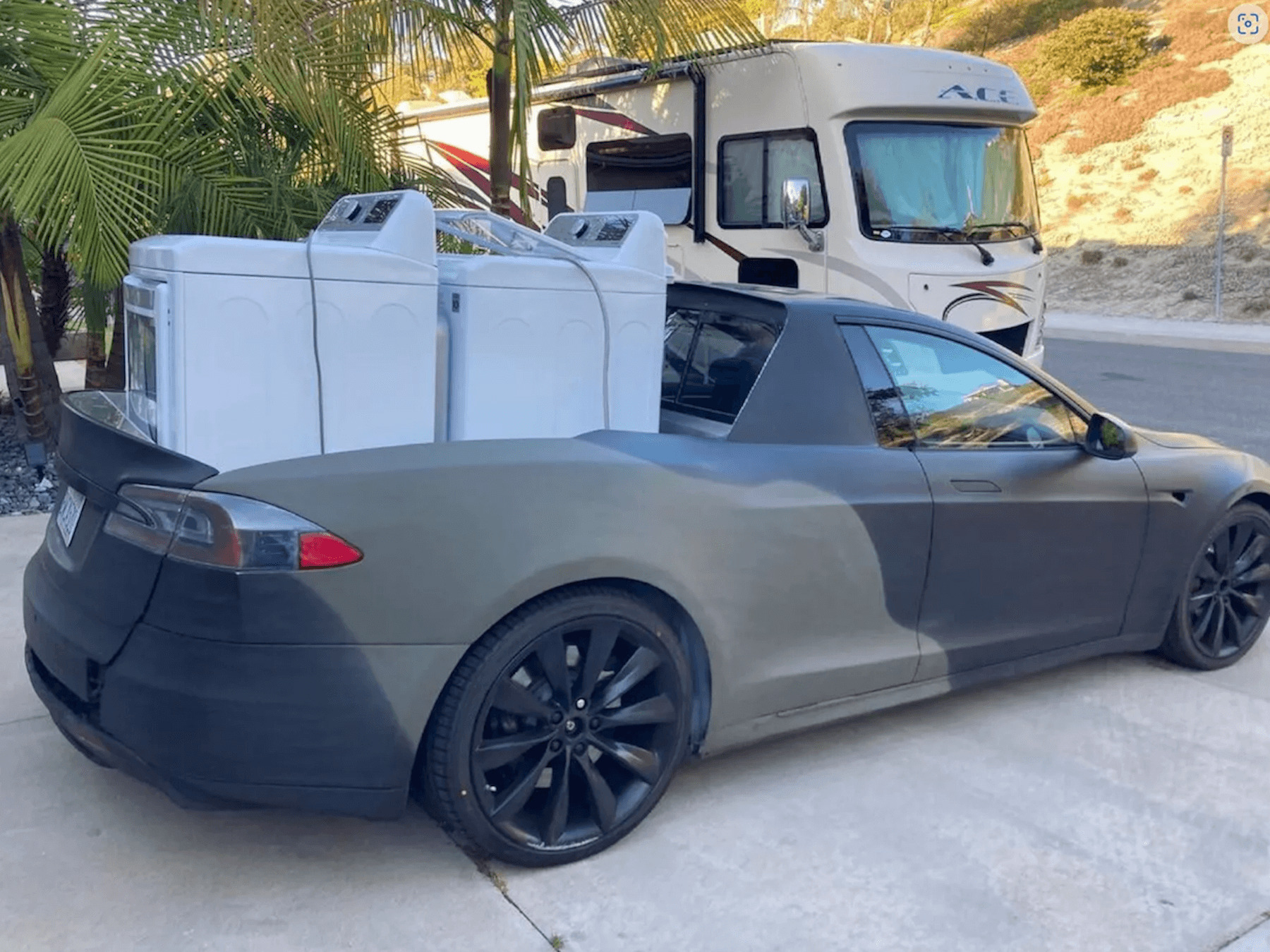 Tesla Model S Pick-Up Teslamino 1