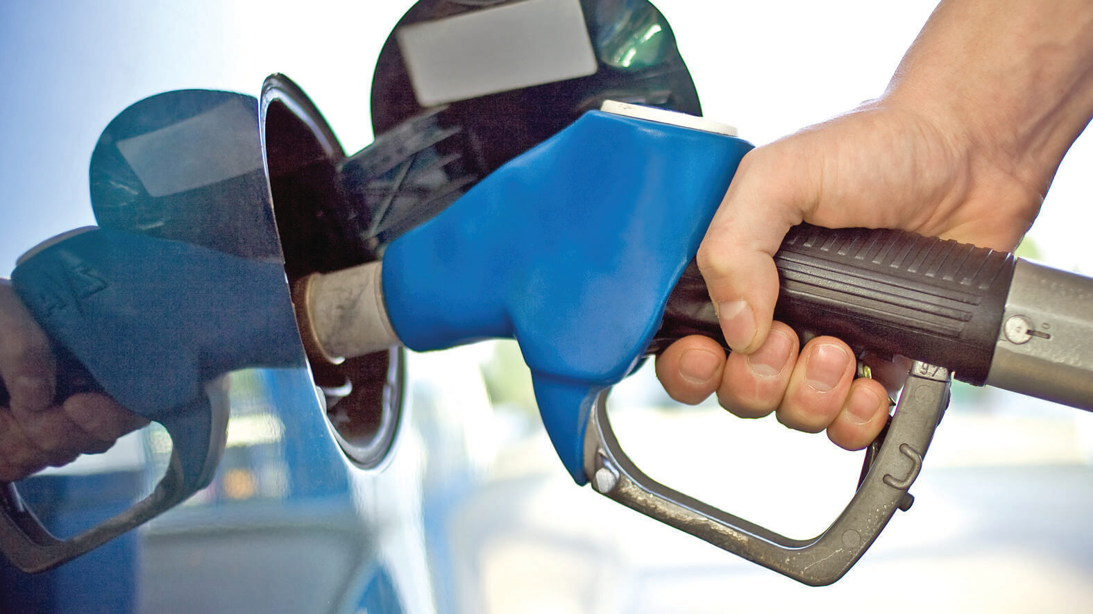 Semana começa com preço da gasolina a subir e do gasóleo a descer