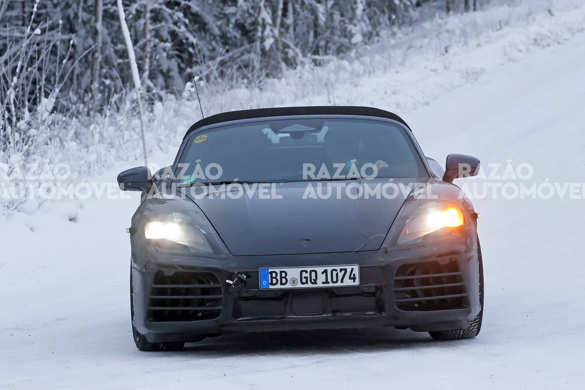 fotos-espia Porsche Boxster EV vista dianteira