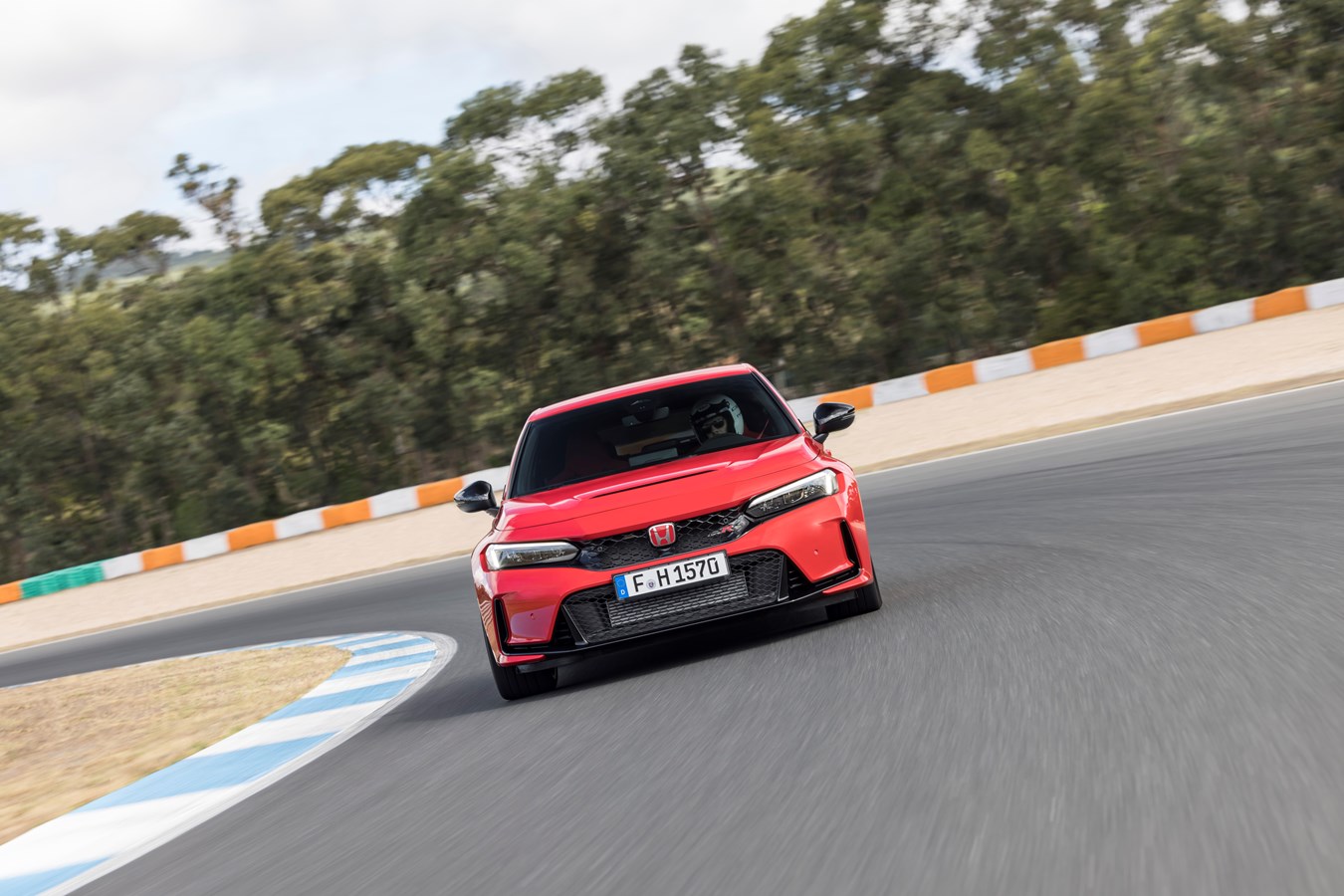 Honda Civic Type R no circuito do Estoril. frente