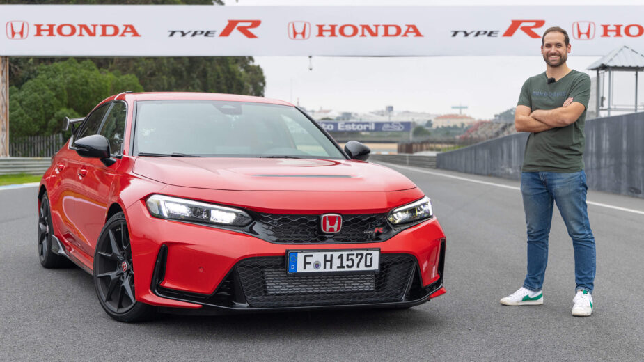 Honda Civic Type R e Miguel Dias na reta da meta do Estoril