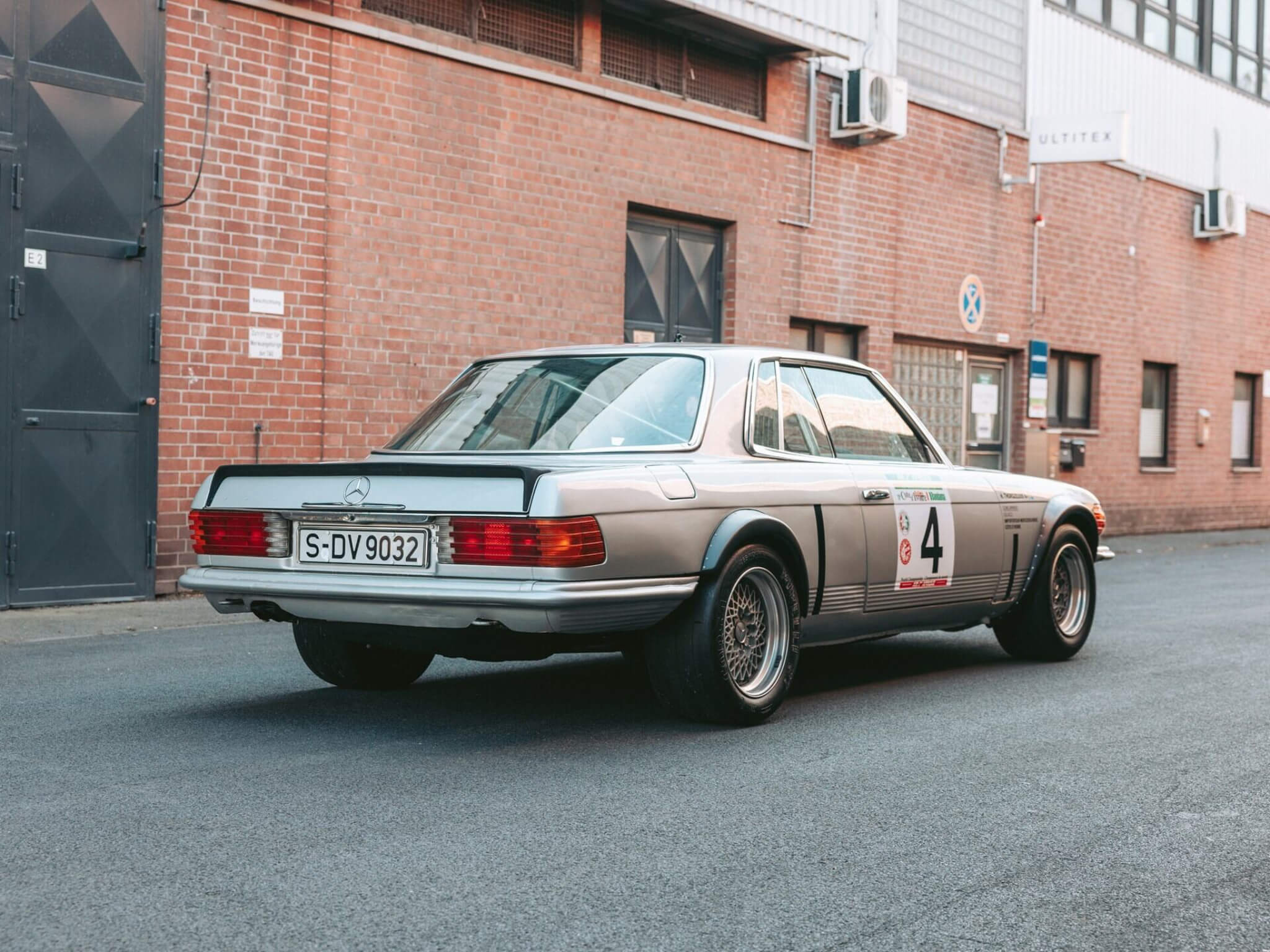 Mercedes-Benz 450 SLC 5.0 traseira