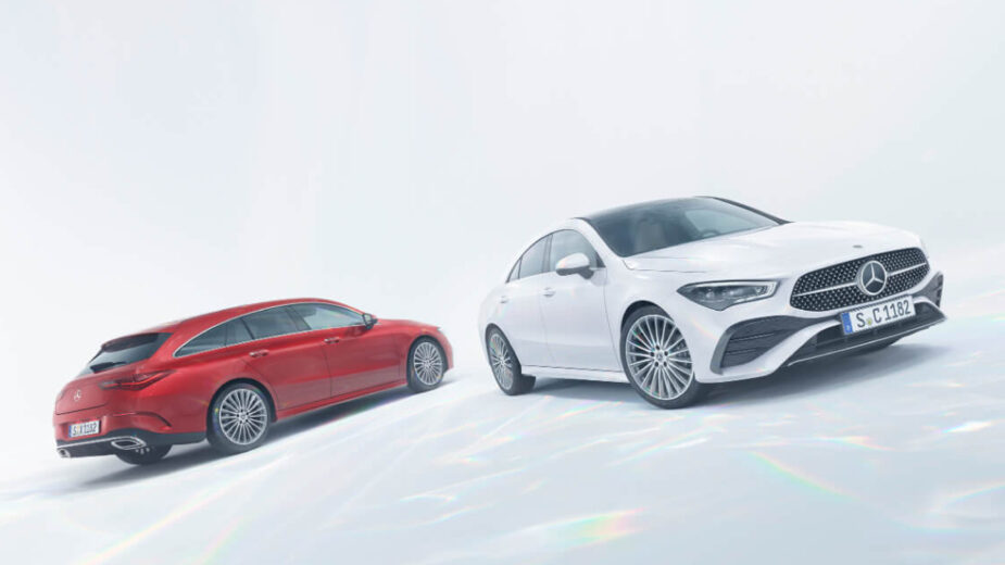 Mercedes-Benz CLA Shooting Brake (traseira 3/4) com CLA Coupé (frente 3/4)