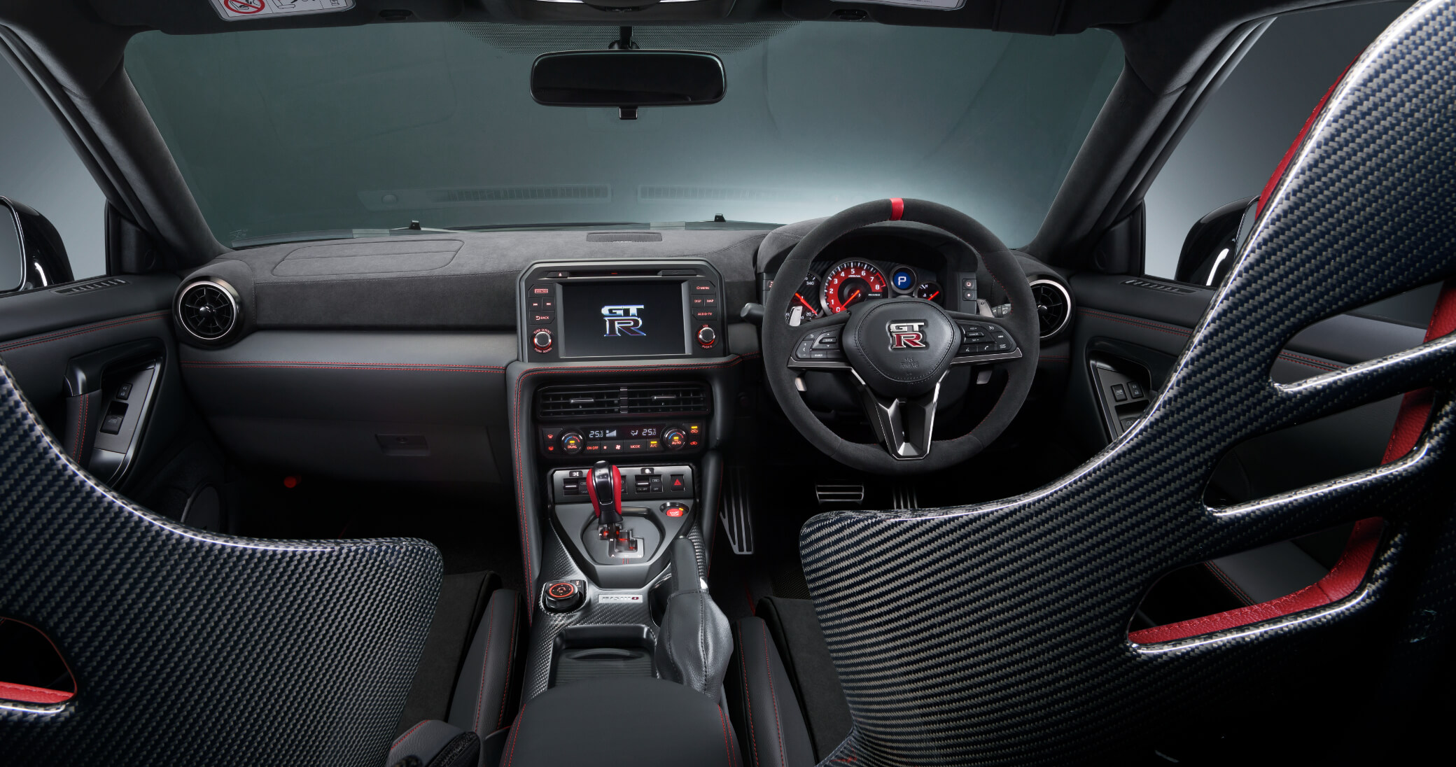Nissan GT-R Nismo Special Edition interior