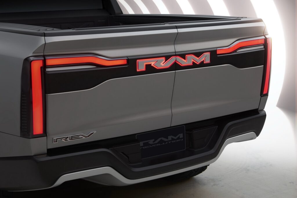 RAM 1500 BEV Concept pormenor traseira