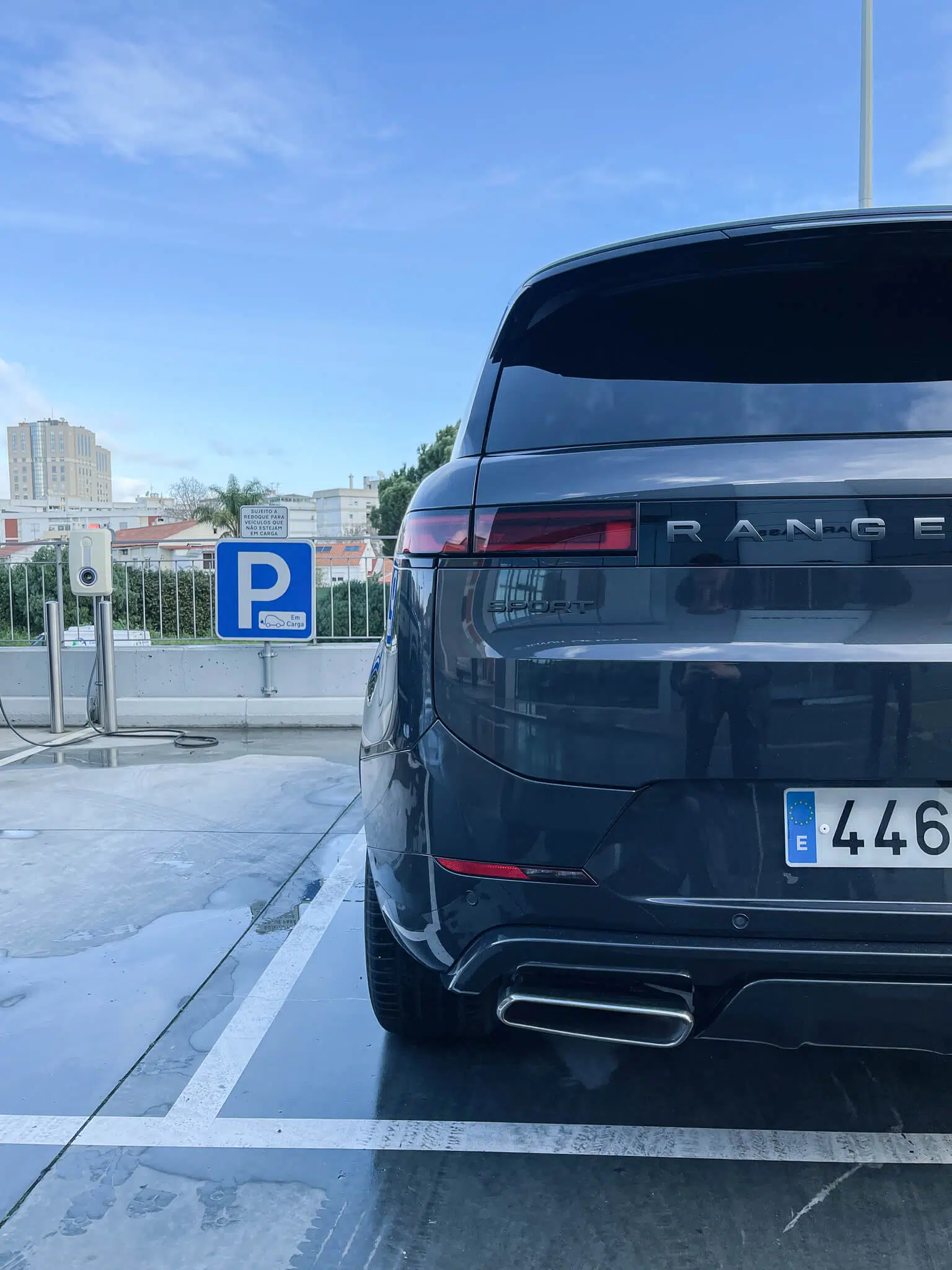 Range Rover Sport PHEV carregador