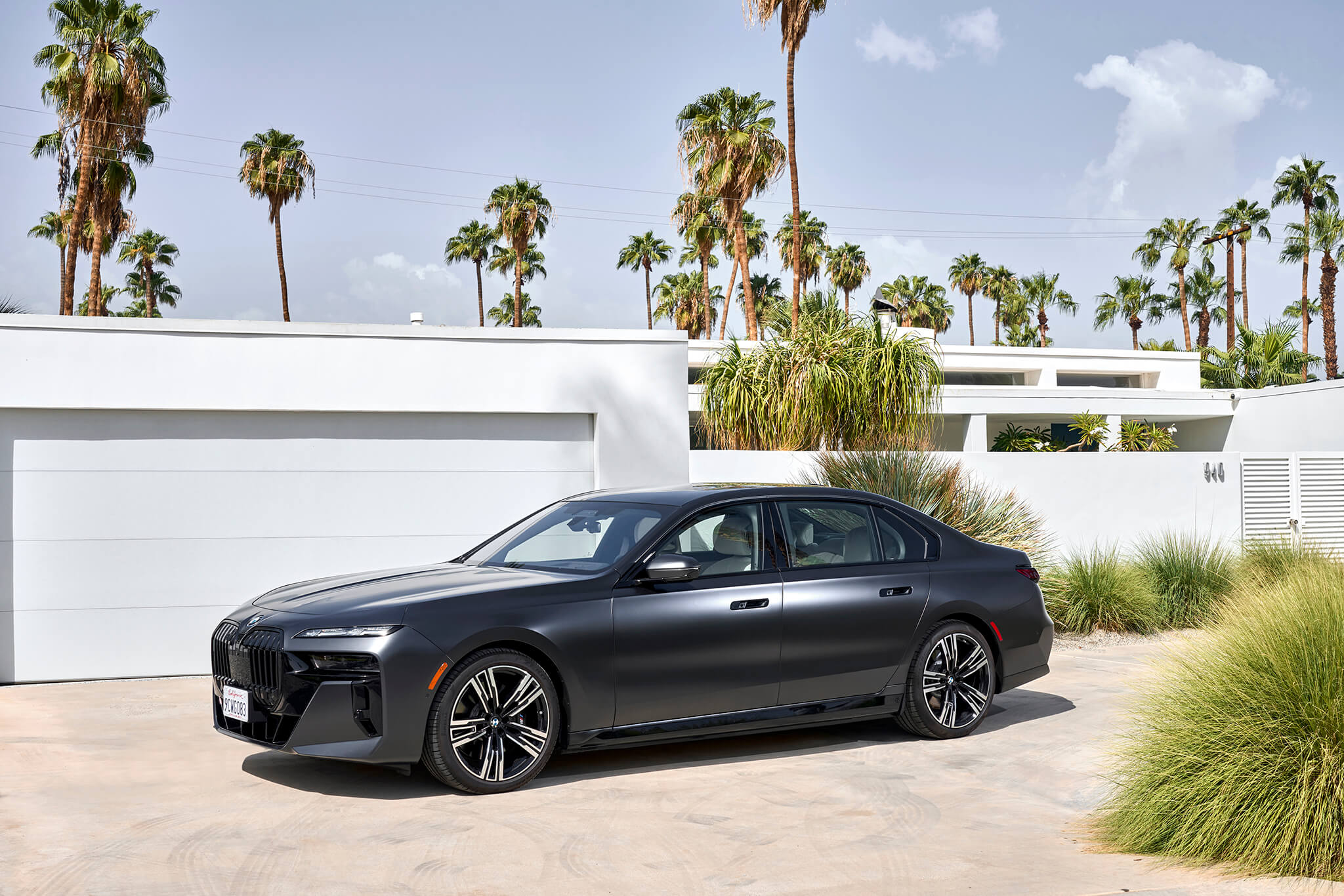 BMW i7 vista frente 3/4