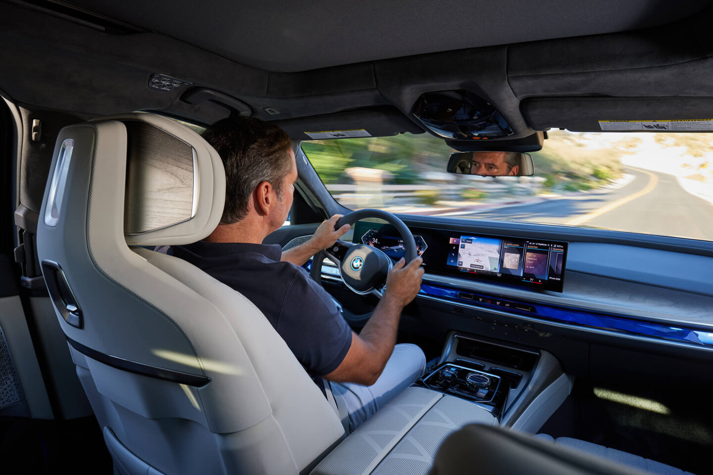 Joaquim Oliveira ao volante do BMW i7