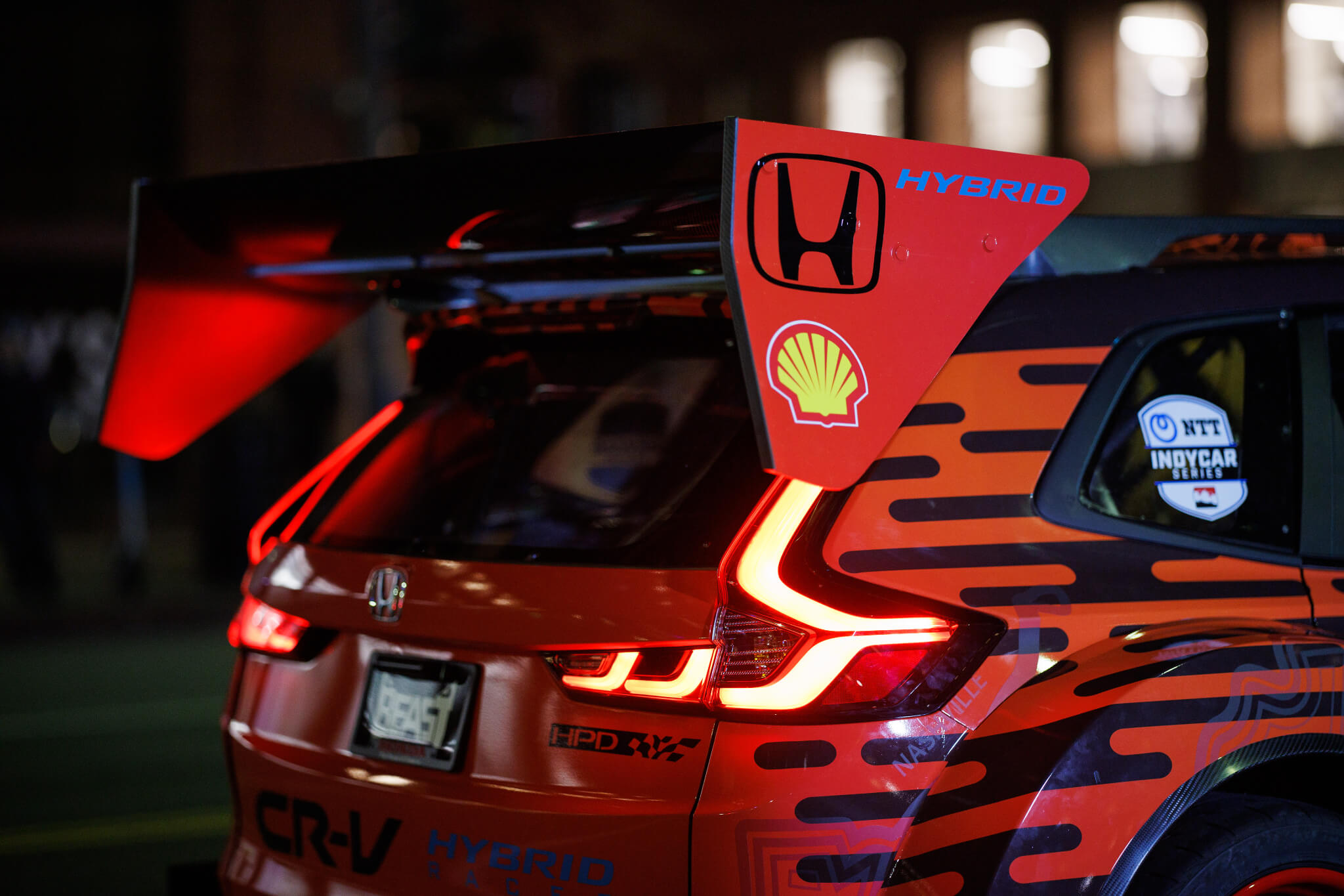 Honda CR-V Hybrid Racer detalhe asa traseira