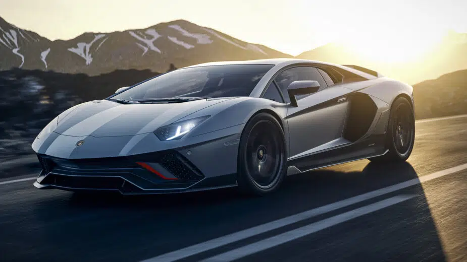 Lamborghini Aventador Ultimae vista dianteira 3/4