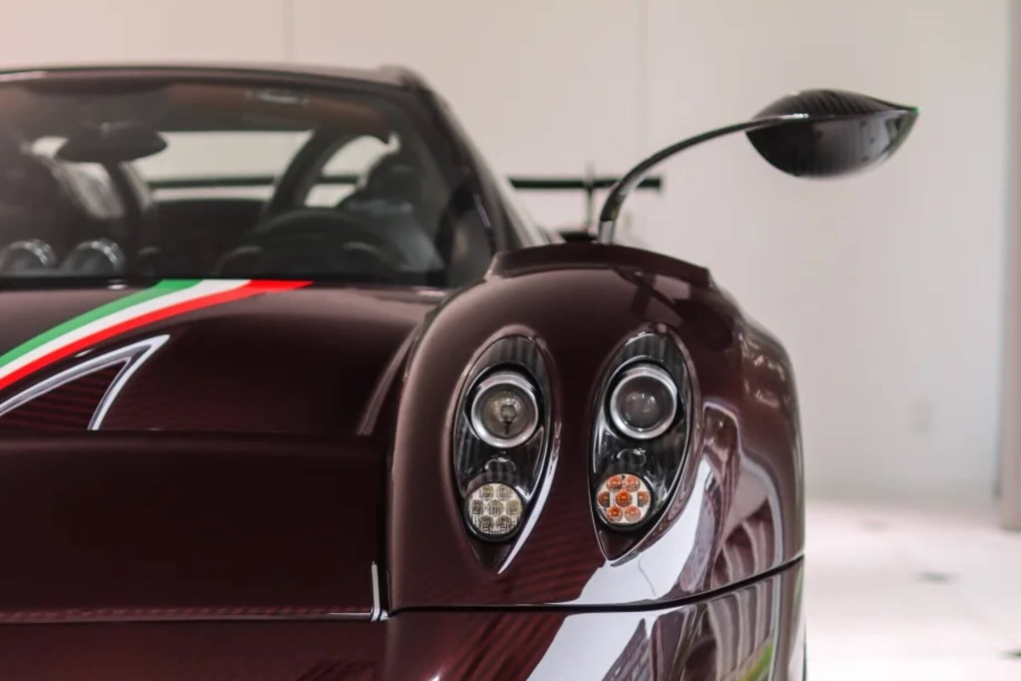 Pagani Huayra Roadster BC faróis