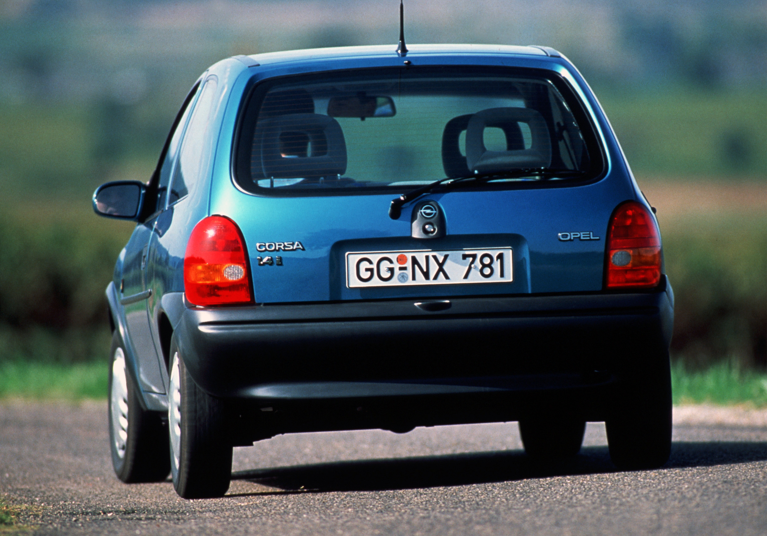 Opel Corsa B de traseira