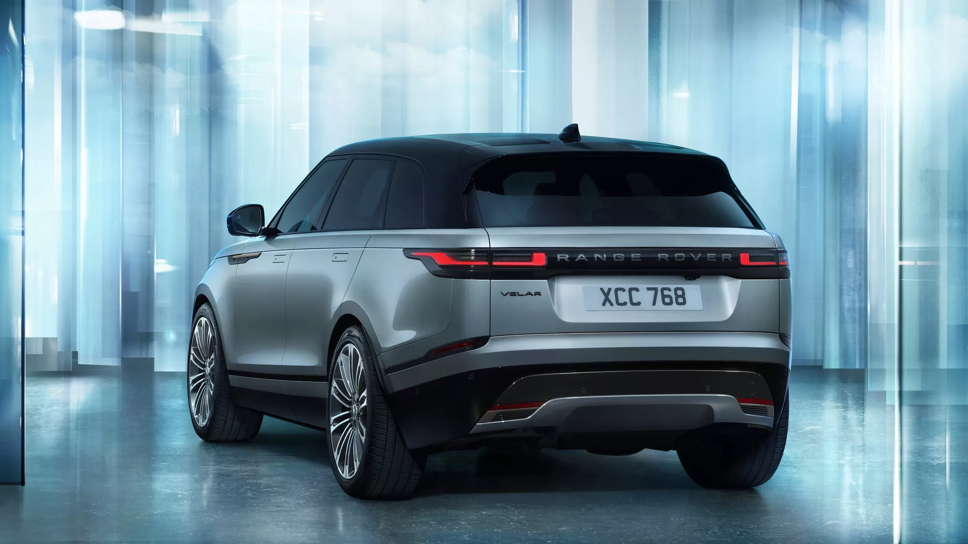 Range Rover Velar 2023, traseira