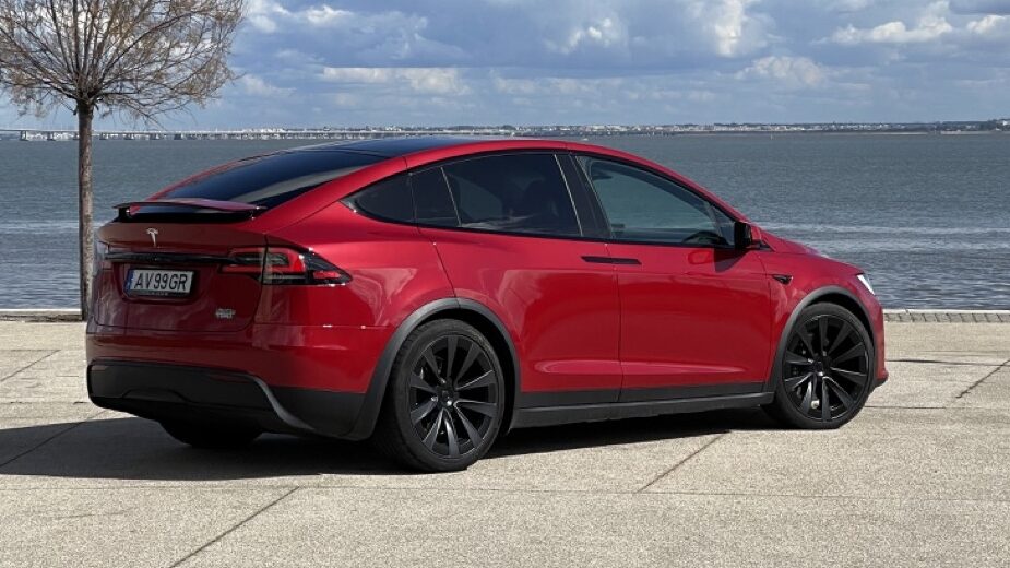 Tesla Model X Plaid