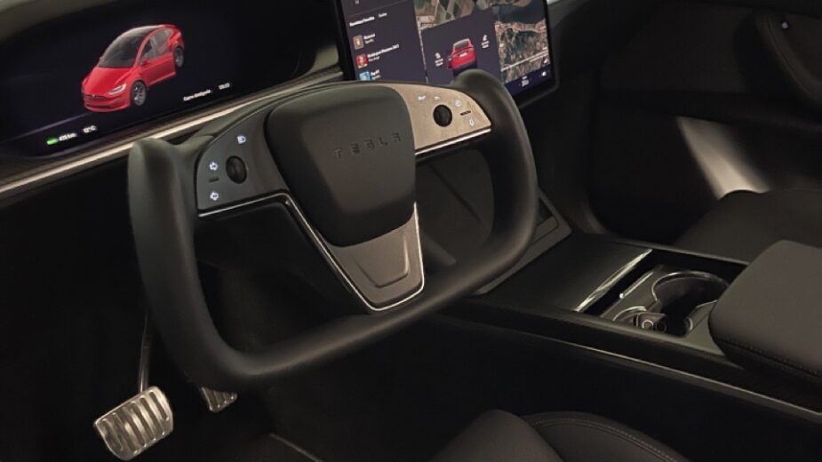 Yoke do Tesla Model X Plaid