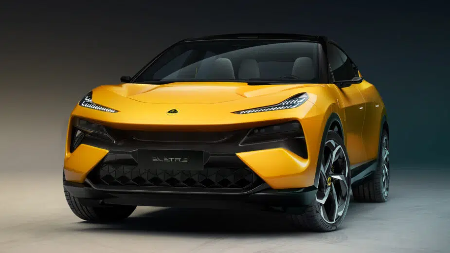 Lotus Eletre de frente