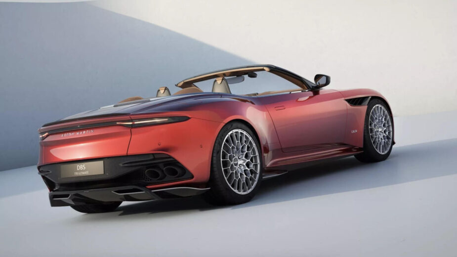 Aston Martin DBS 770 Ultimate Volante 3/4 traseira