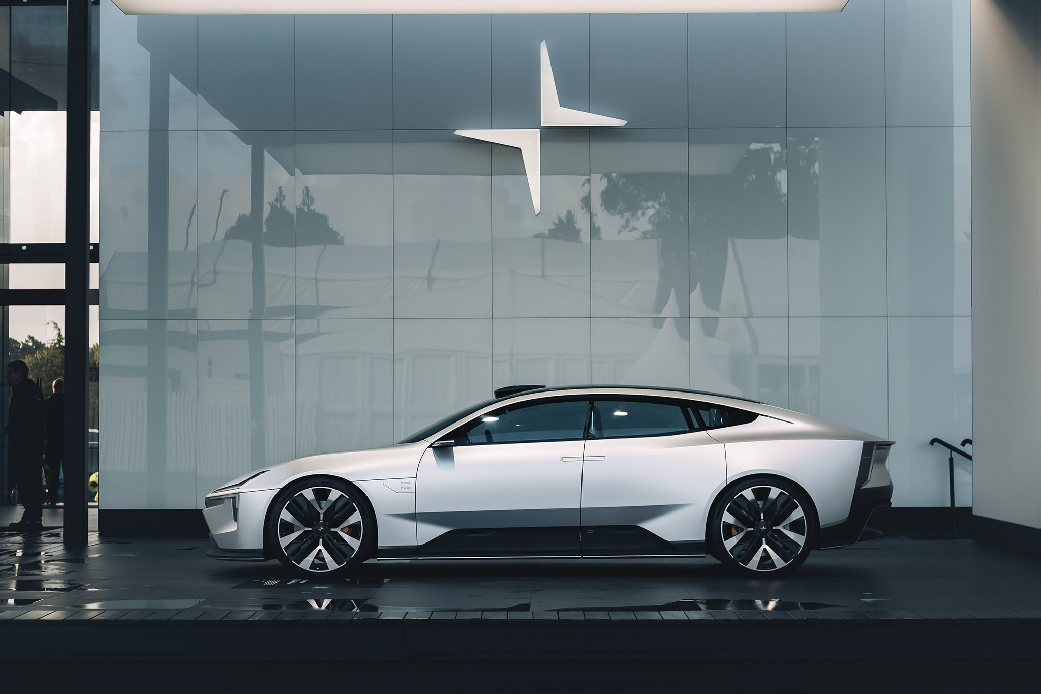 Polestar 5, pefil