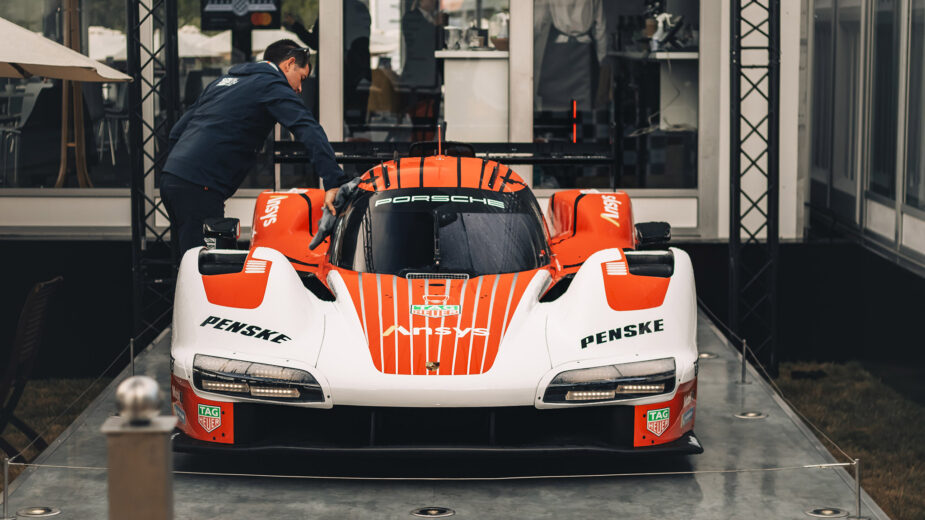 Porsche 963 frente