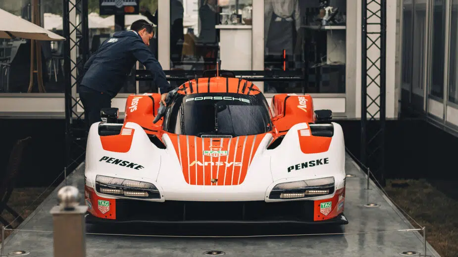 Porsche 963 frente