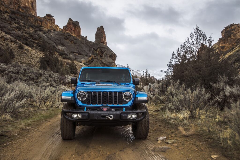 Jeep Wrangler 2023 dianteira