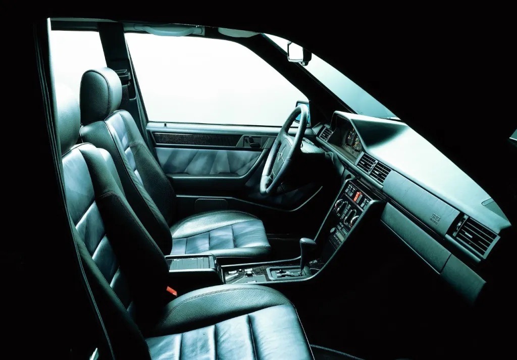 Mercedes 500 E W124 interior