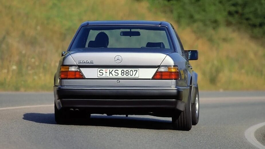 Mercedes 500 E TRASEIRA CURVAR