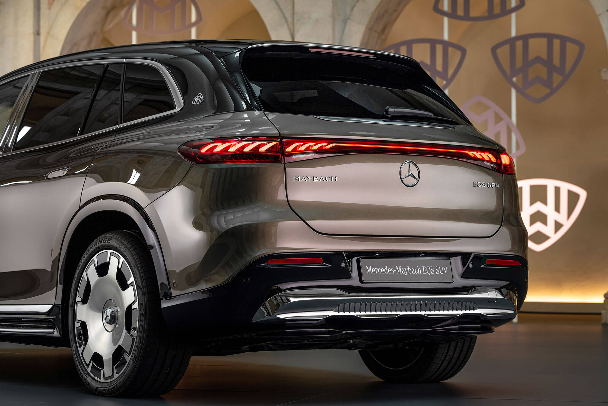 Mercedes-Maybach EQS 680 SUV iluminação