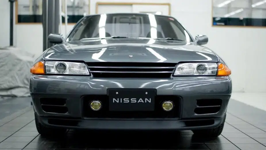 Nissan Skyline GT-R de frente
