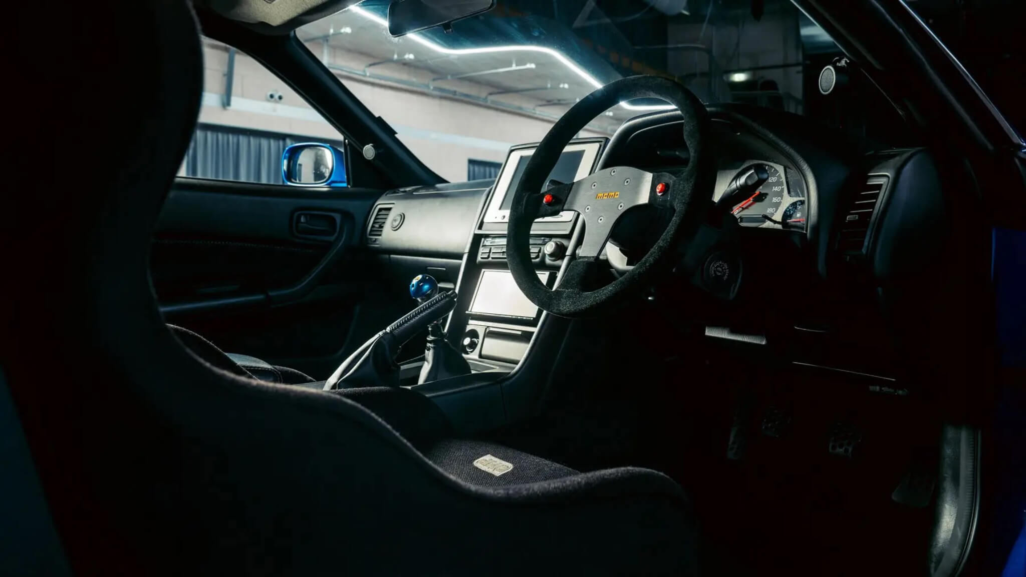 Nissan Skyline GT-R R34 Velocidade Furiosa interior