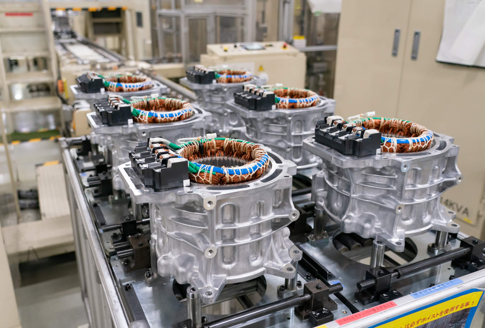 Produção de motores elétricos Nissan - linha de produção