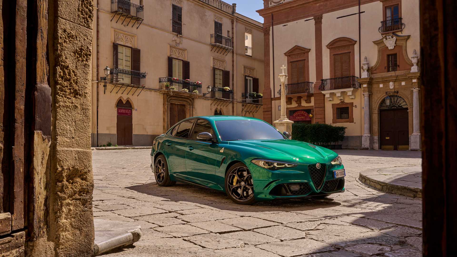 Alfa Romeo Giulia Quadrifoglio 100 Anniversario perfil