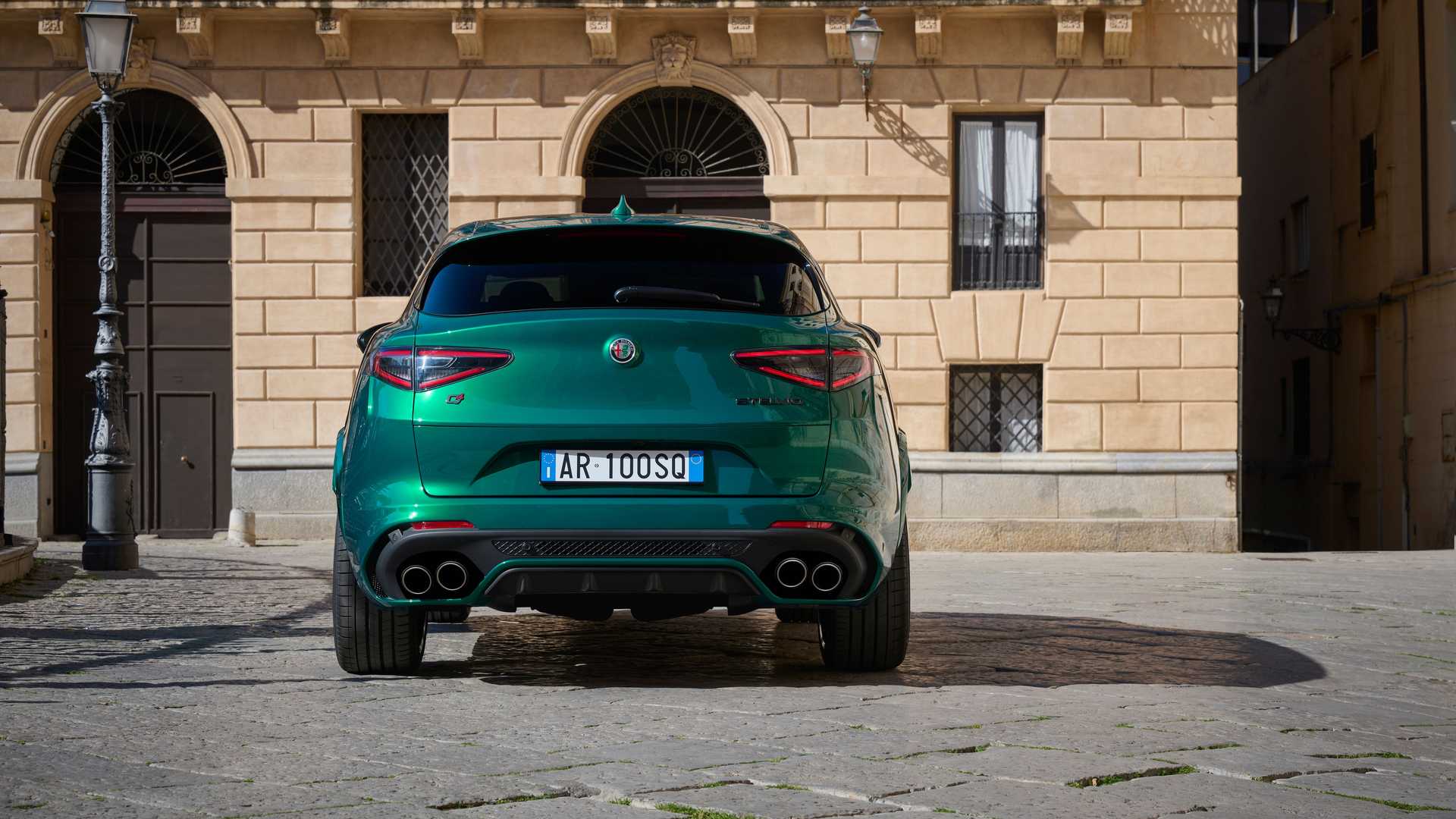 Alfa Romeo Stelvio Quadrifoglio 100 Anniversario traseira