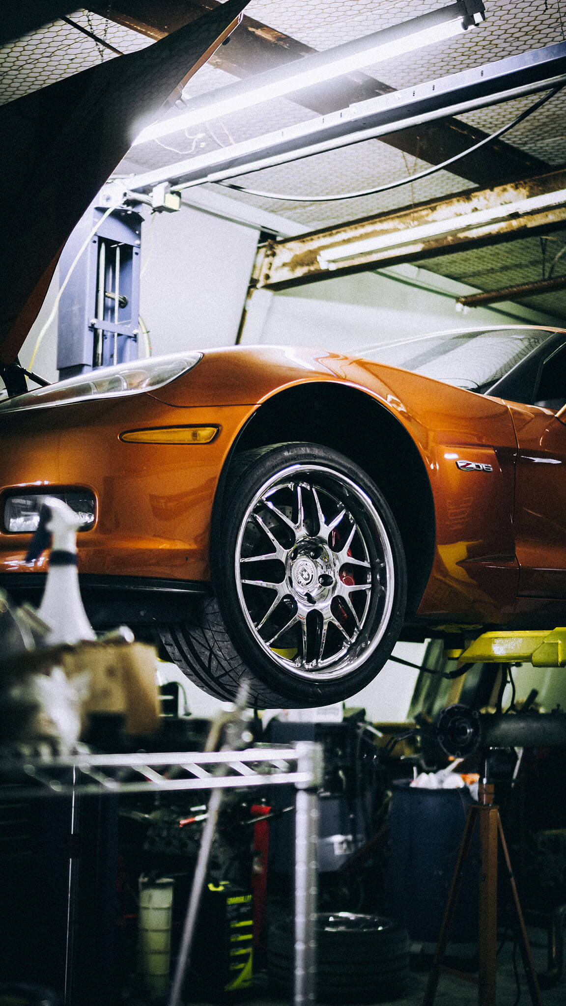 Corvette no elevador