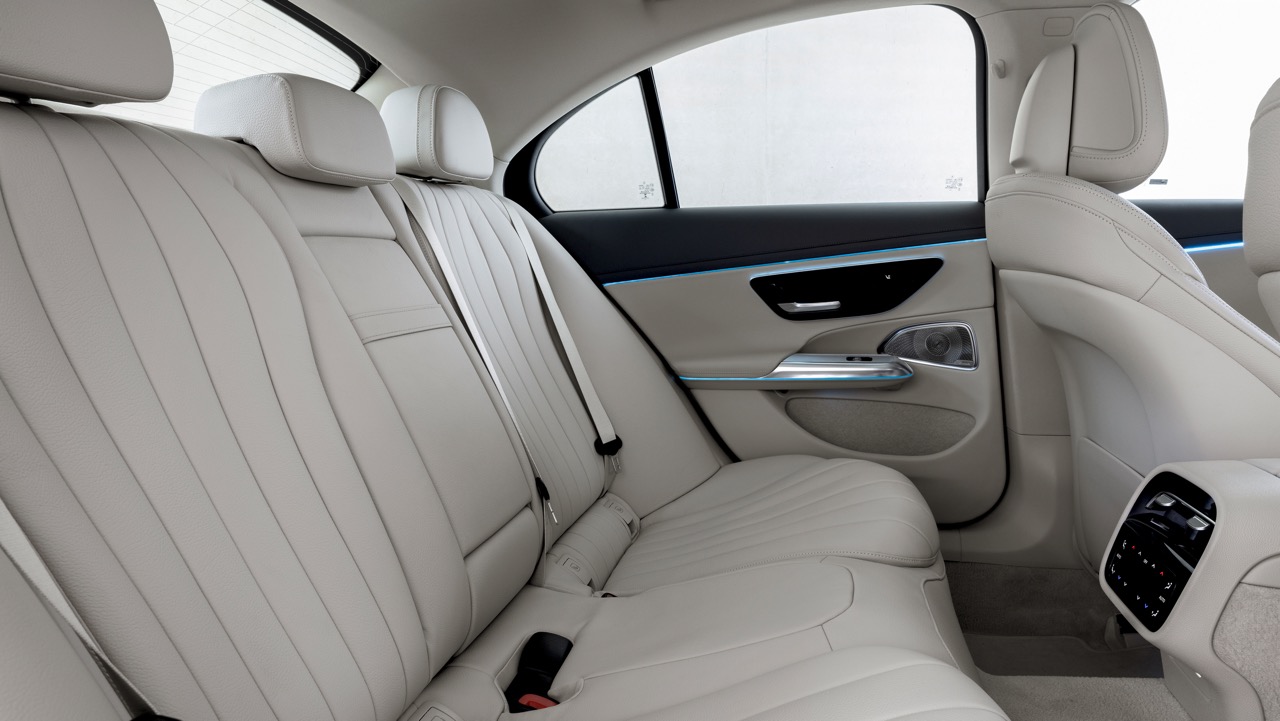 Mercedes-Benz e-class space