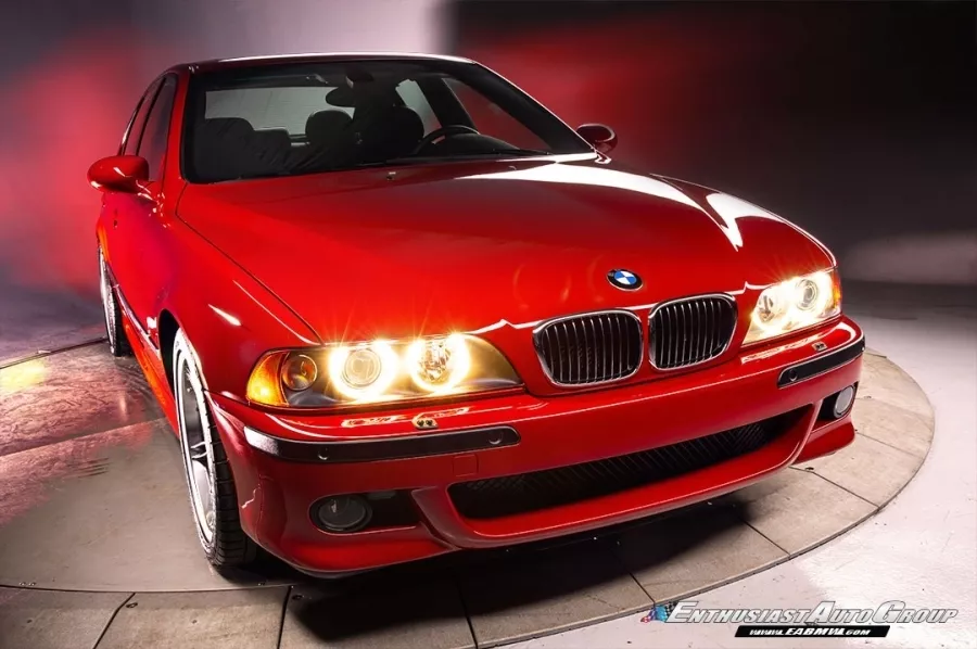 BMW M5 E39 faróis acesos