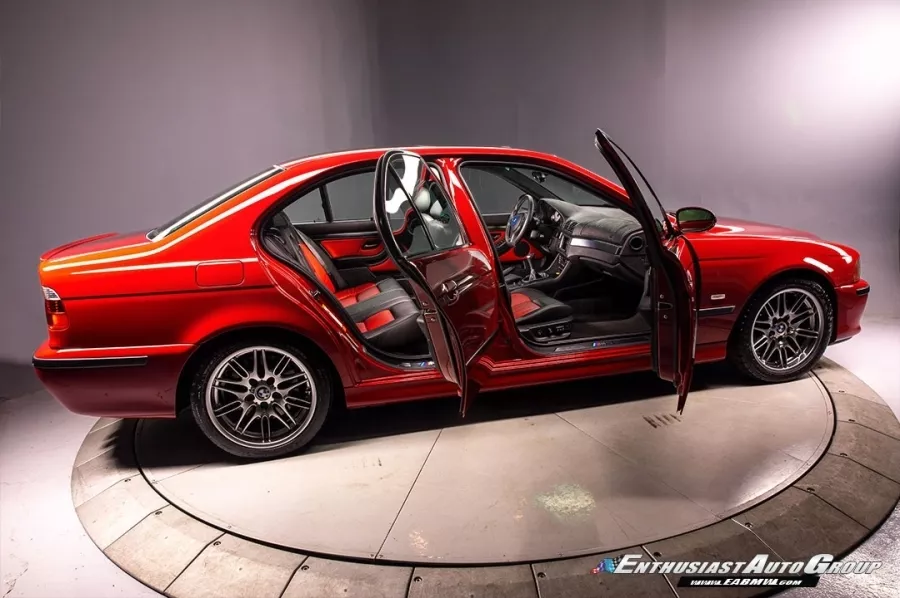 BMW M5 E39 portas abertas