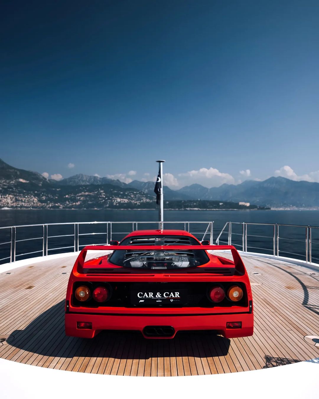 Ferrari F40 iate Monaco