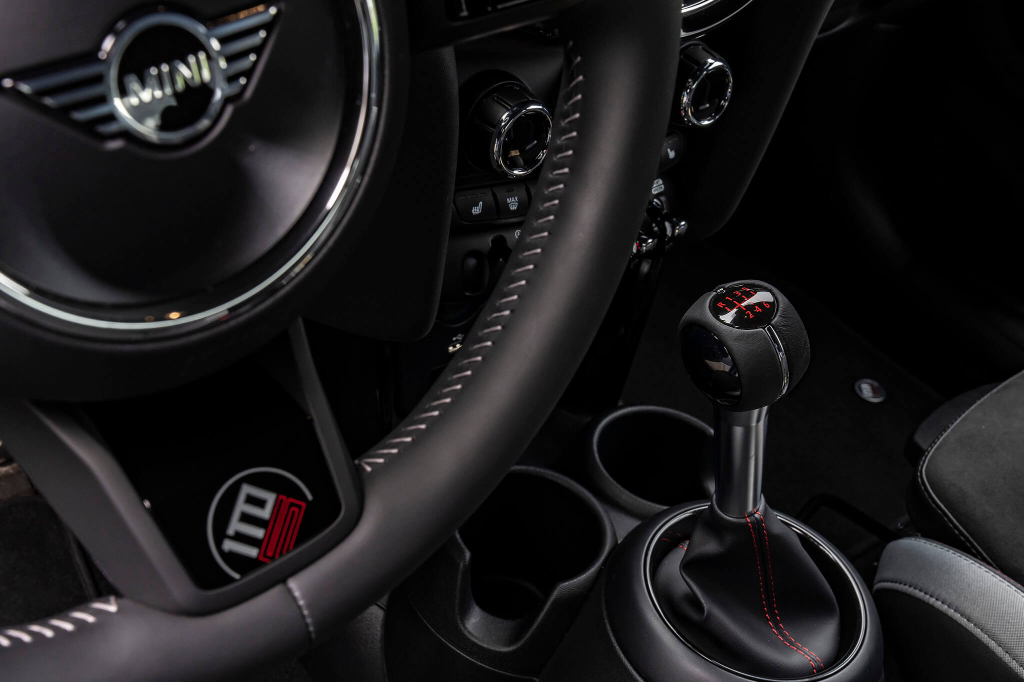 MINI John Cooper Works 1to6 Edition - volante e caixa