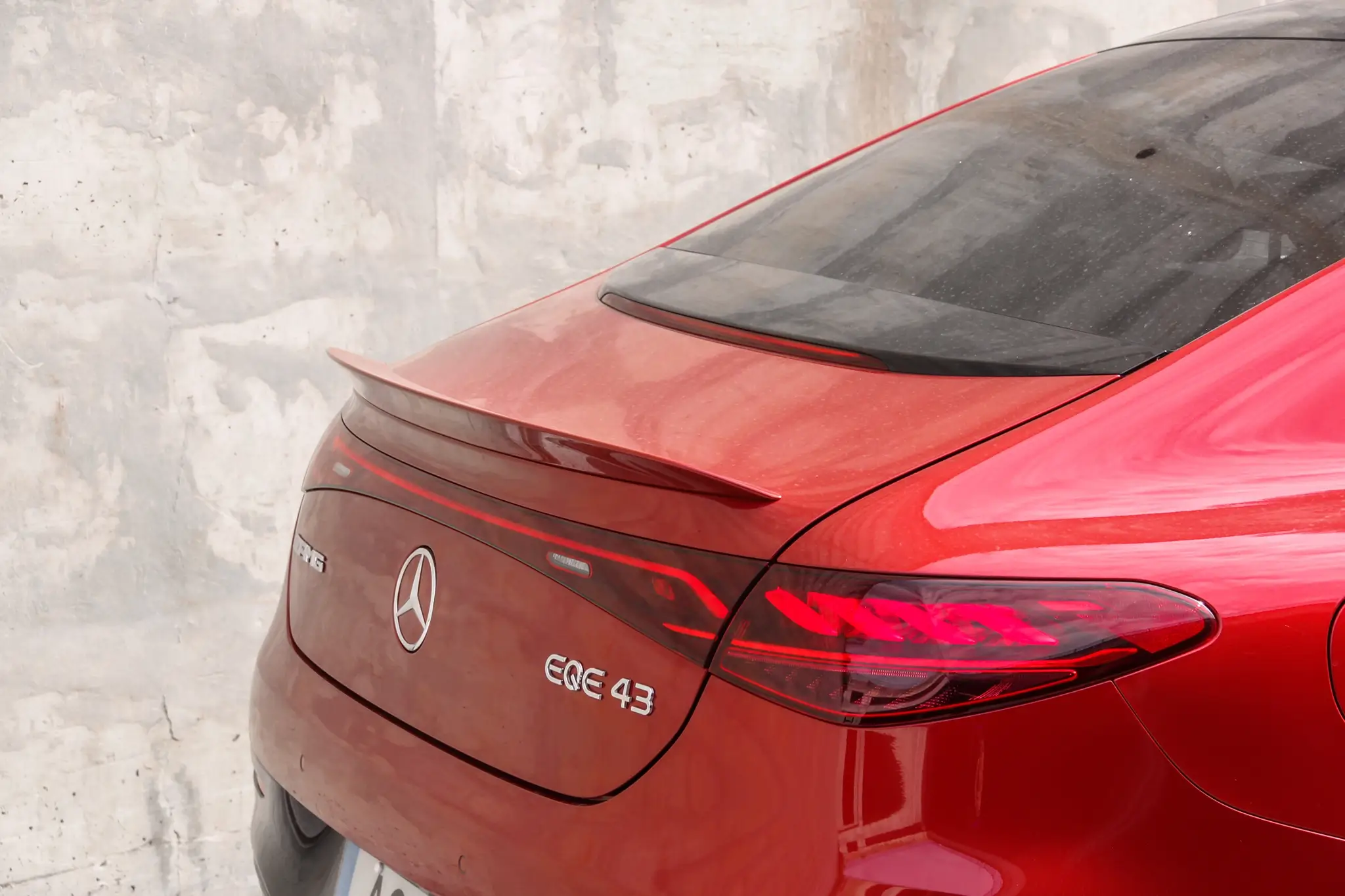 Mercedes-AMG EQE 43 4Matic - spoiler traseiro