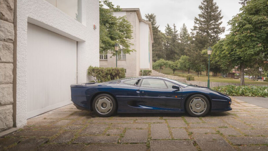 Jaguar XJ220 lateral