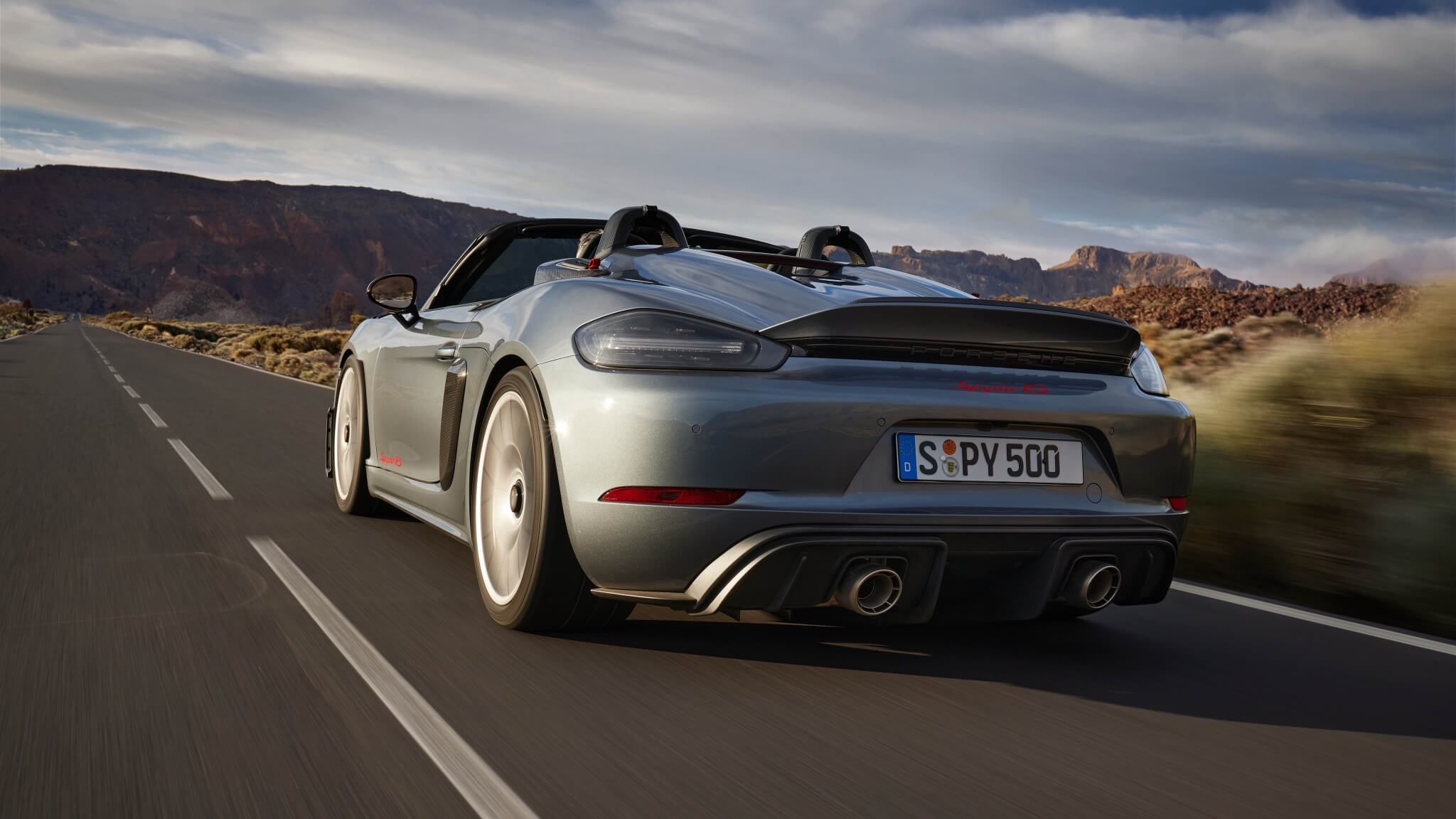 Porsche 718 Spyder RS traseira