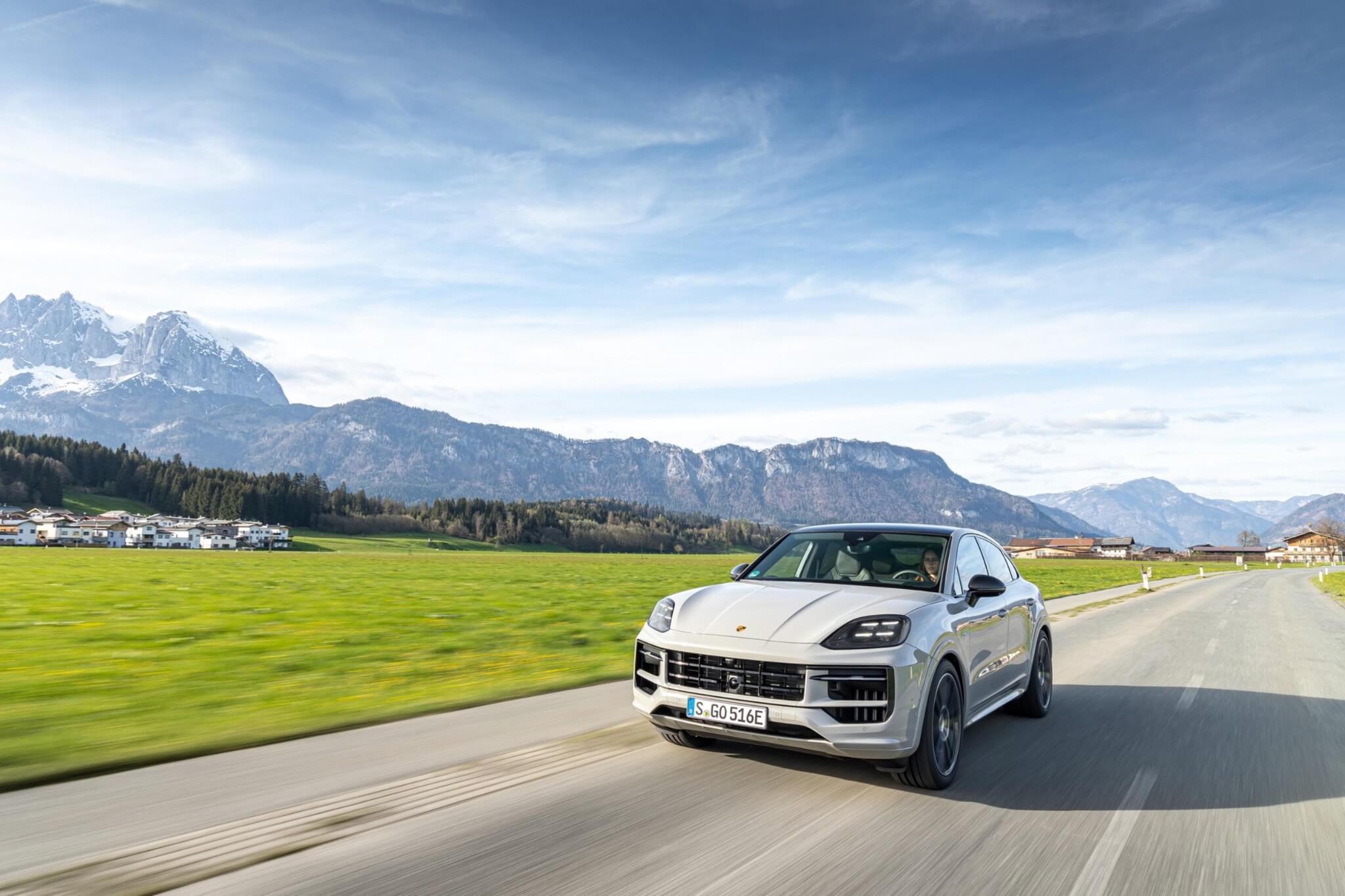 Porsche Cayenne E-Hybrid Coupé 4