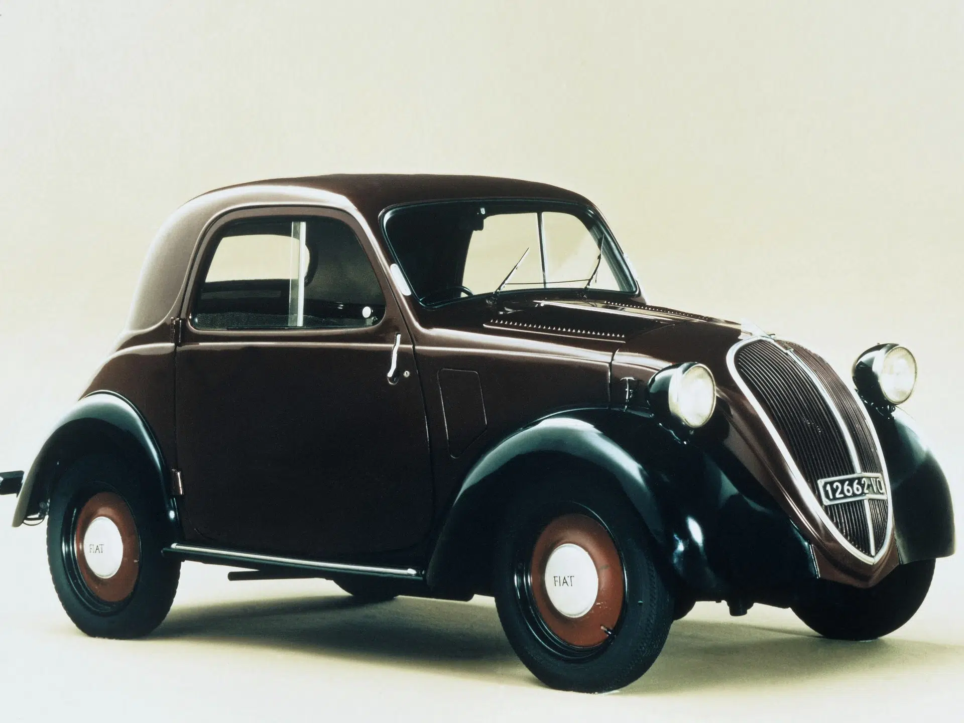 Fiat 500 "Topolino" de 1936, frente 3/4