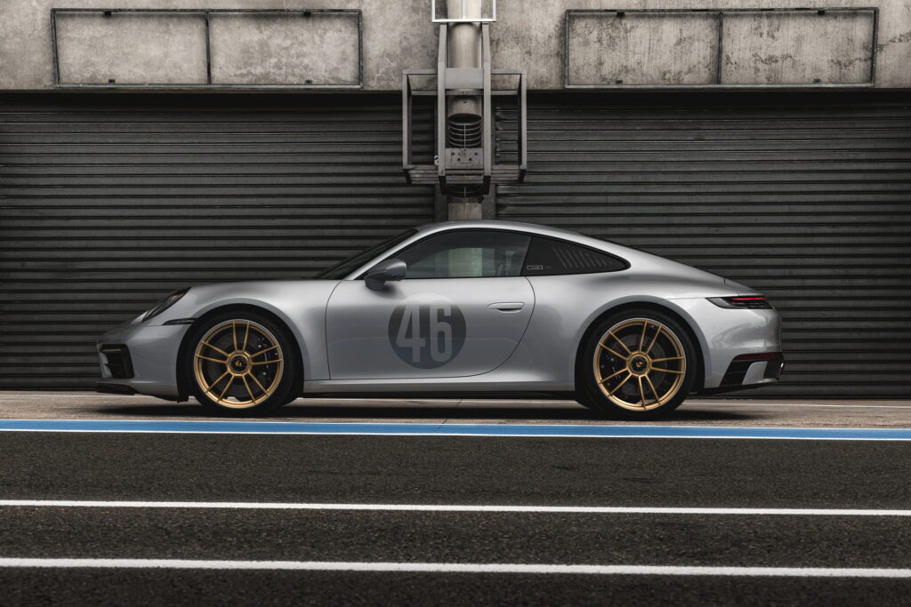 Porsche 911 Carrera GTS Le Mans Centenaire Edition perfil