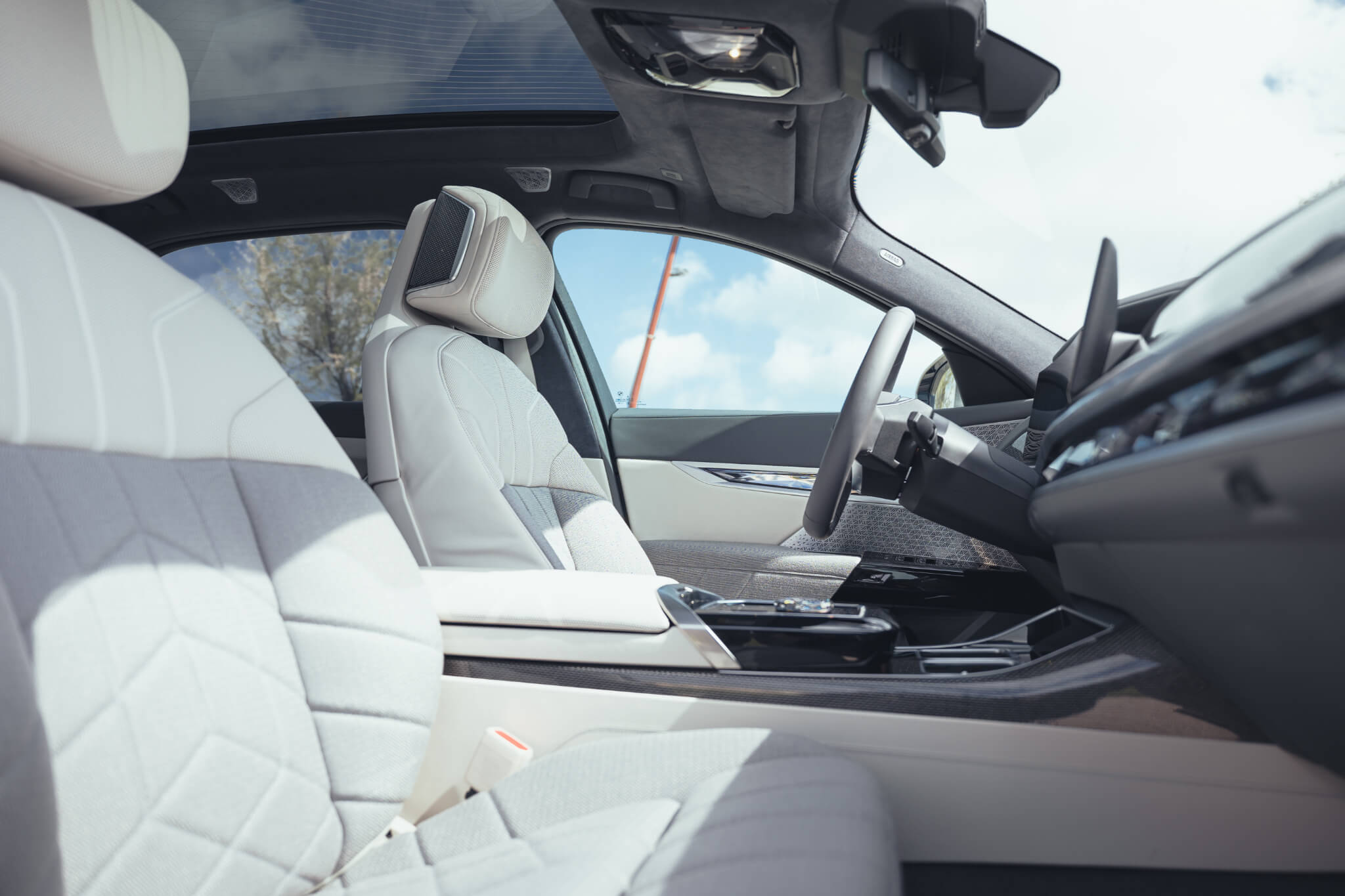 bmw i7 interior